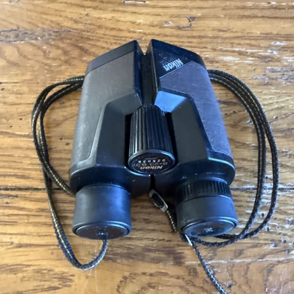 Vintage Nikon Venturer II Binoculars with 8X23 6.3 Degree Made in Japan
